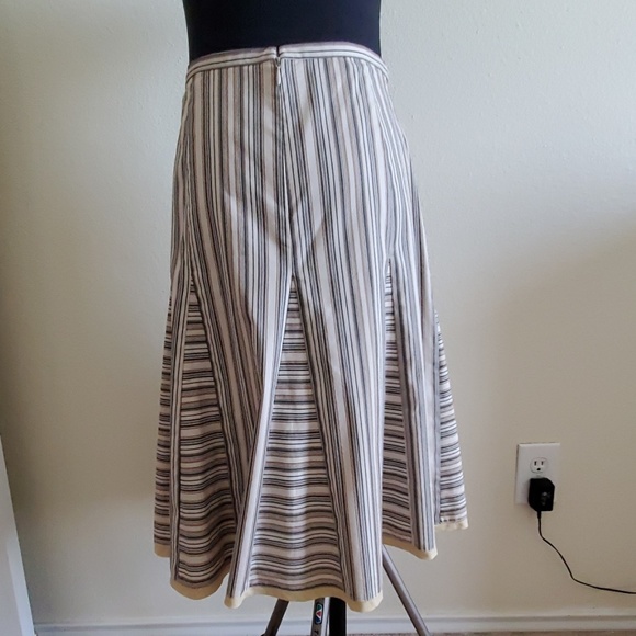 BCBGMaxazria skirt size 6 - Picture 3 of 7